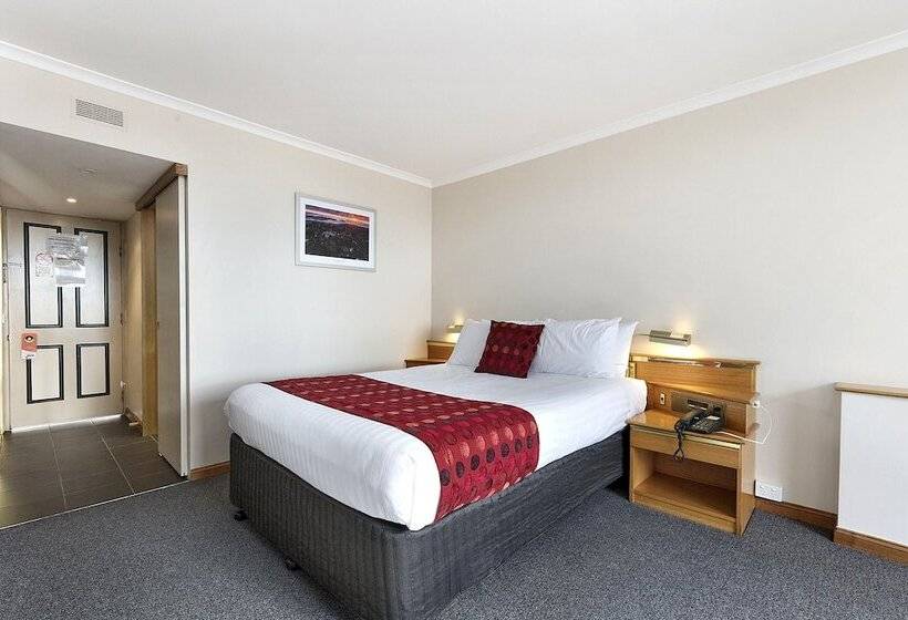 هتل Commodore Regent