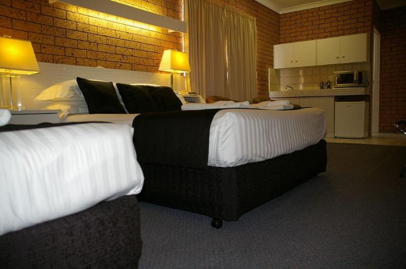 فندق Golden Harvest Motor Inn Moree