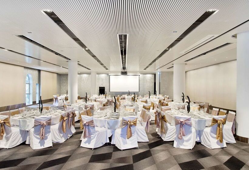 هتل Hilton Brisbane