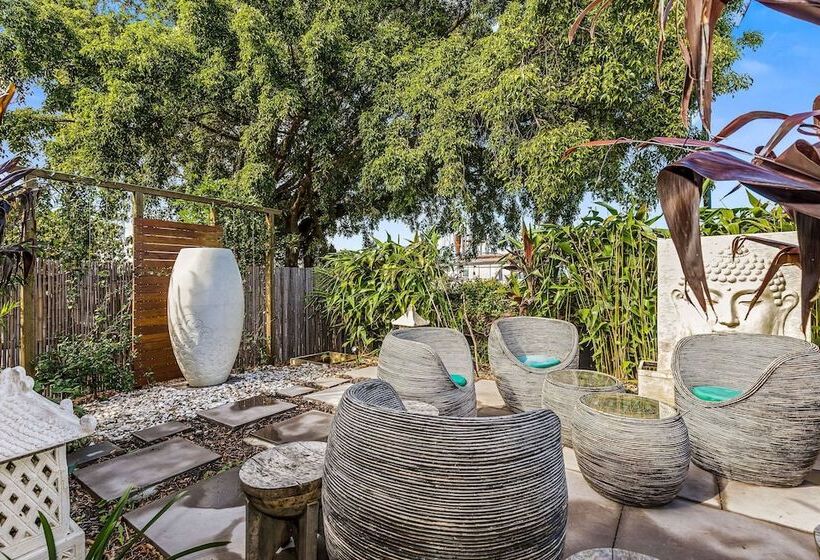 Airport Heritage Motel