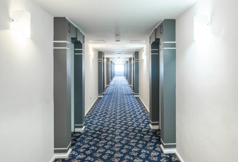 هتل Seasons Of Perth