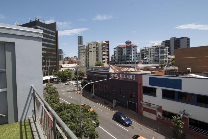 هتل The Metropolitan Spring Hill