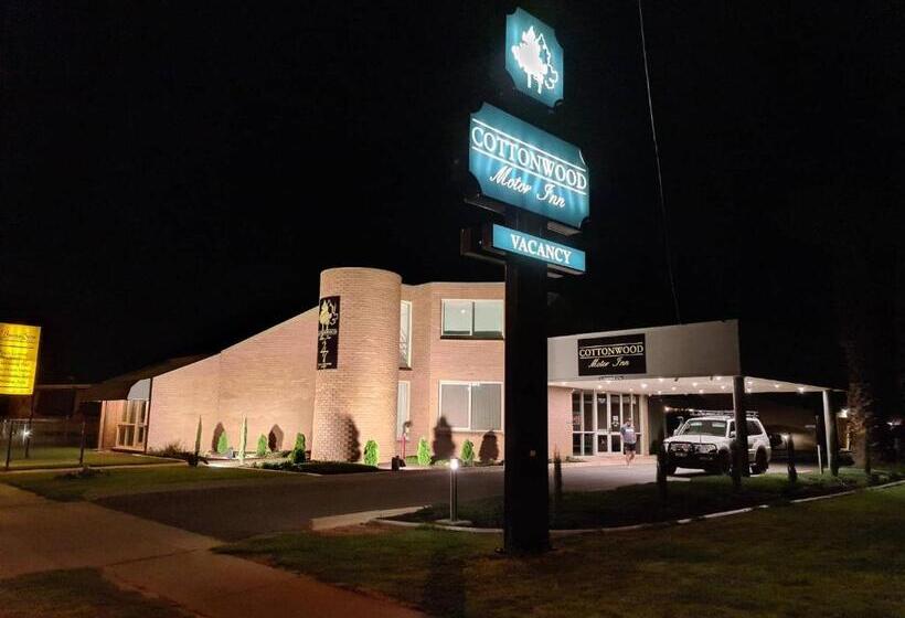 מוטל Cottonwood Motor Inn