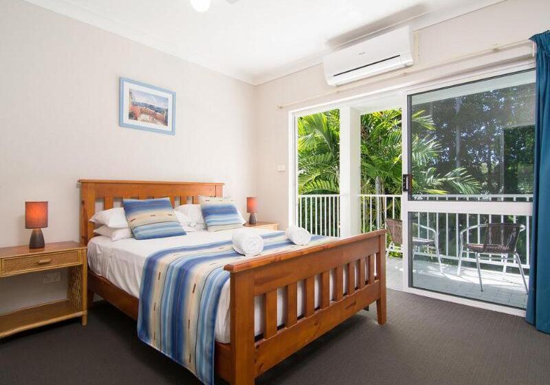 استراحتگاه Titree Village Holiday Apartments