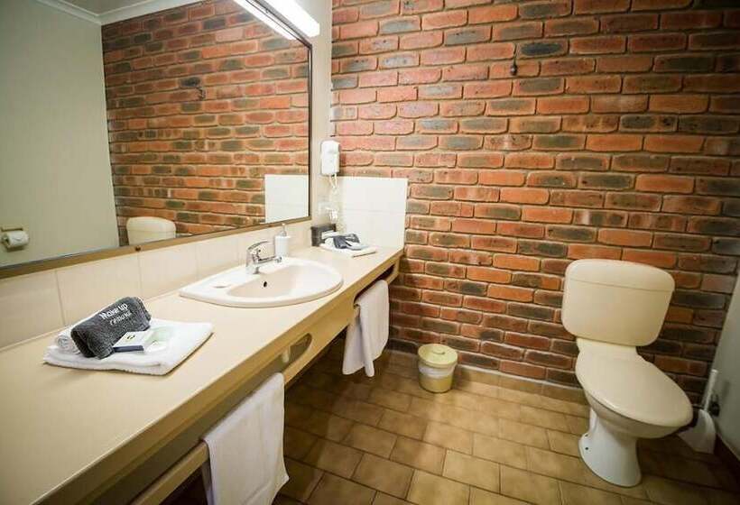 Отель Australian Settlers Motor Inn