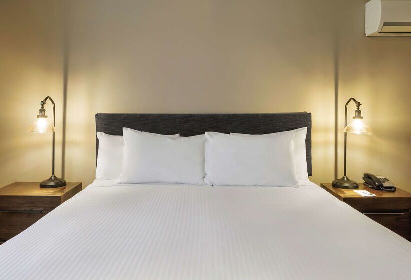 בית מלון כפרי Best Western Olde Maritime Motor Inn