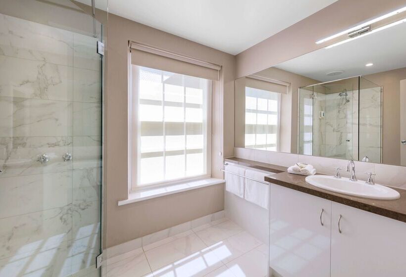 בית מלון כפרי Best Western Olde Maritime Motor Inn