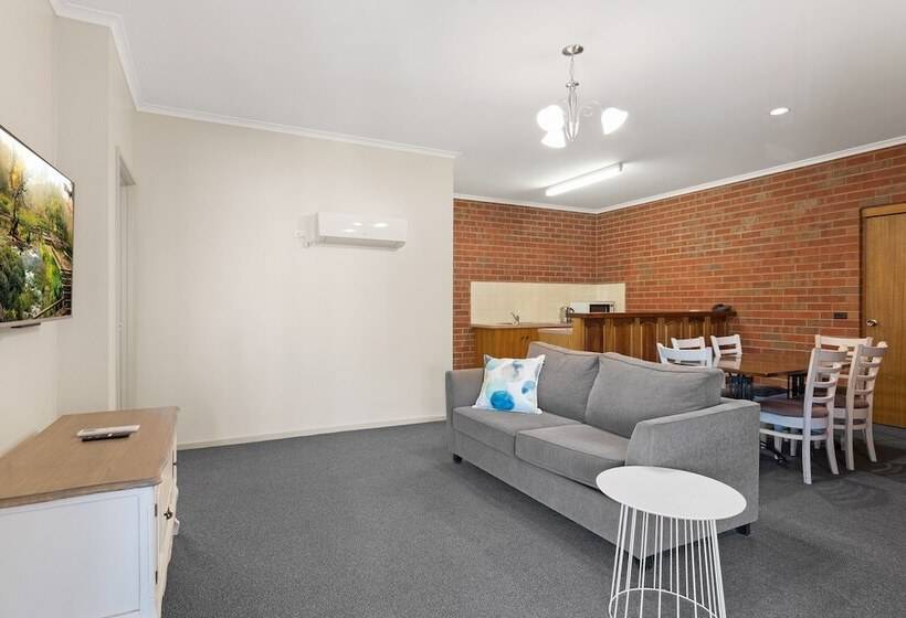 Отель Burke And Wills Motor Inn Swan Hill