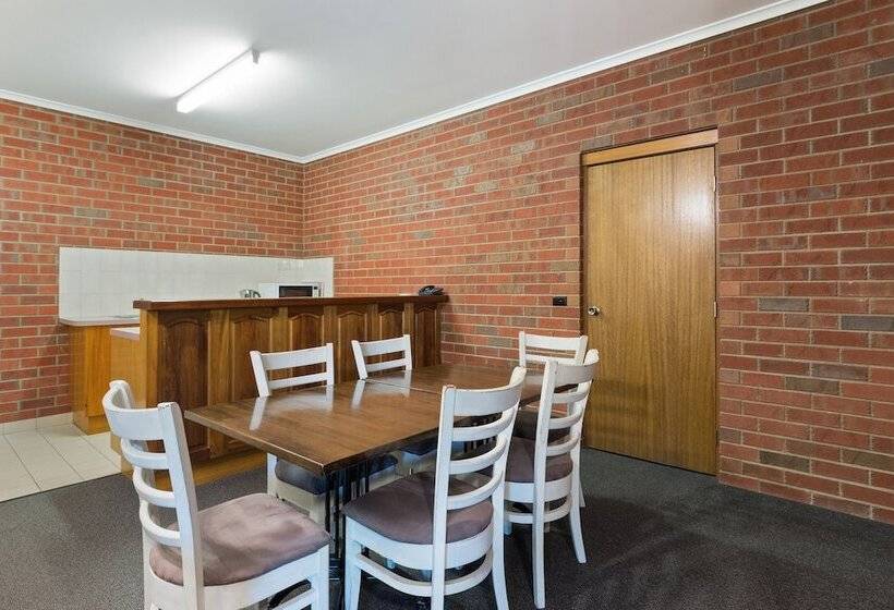 Отель Burke And Wills Motor Inn Swan Hill