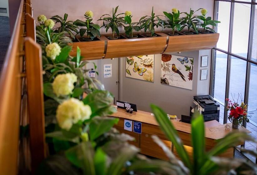 Отель Charbonnier Motor Inn