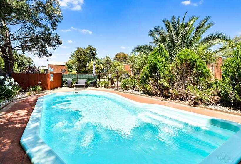 בית מלון כפרי Comfort Inn Coach & Bushmans