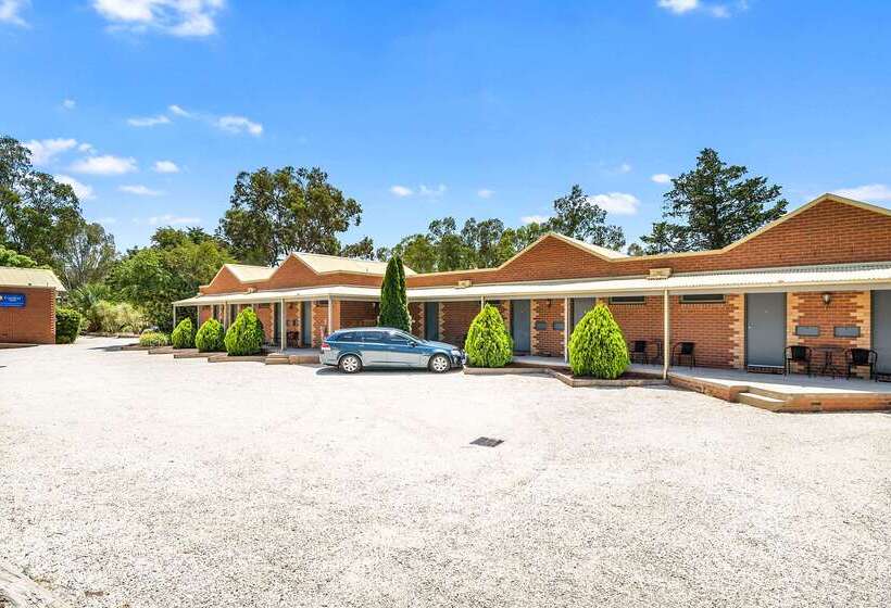 בית מלון כפרי Comfort Inn Coach & Bushmans