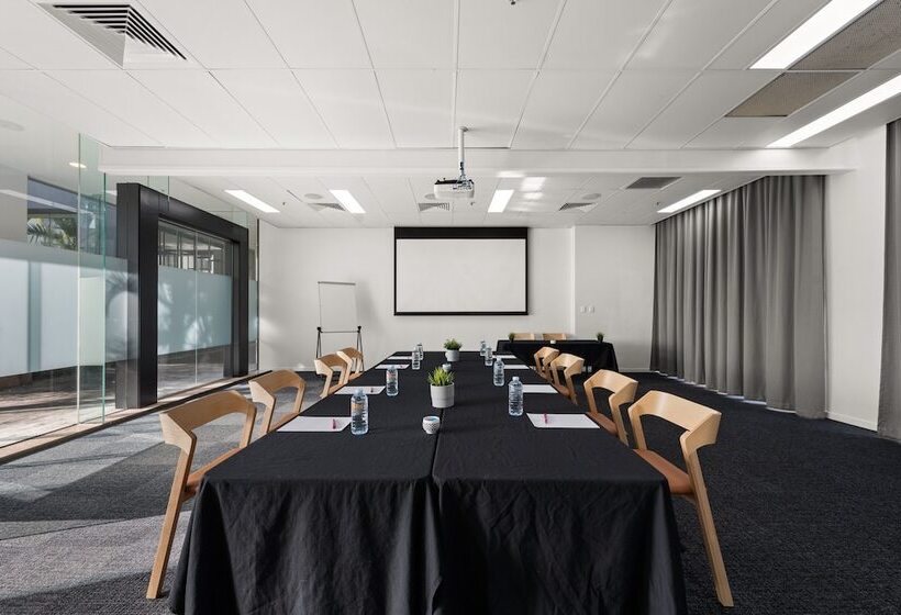 هتل Crowne Plaza Surfers Paradise, An Ihg