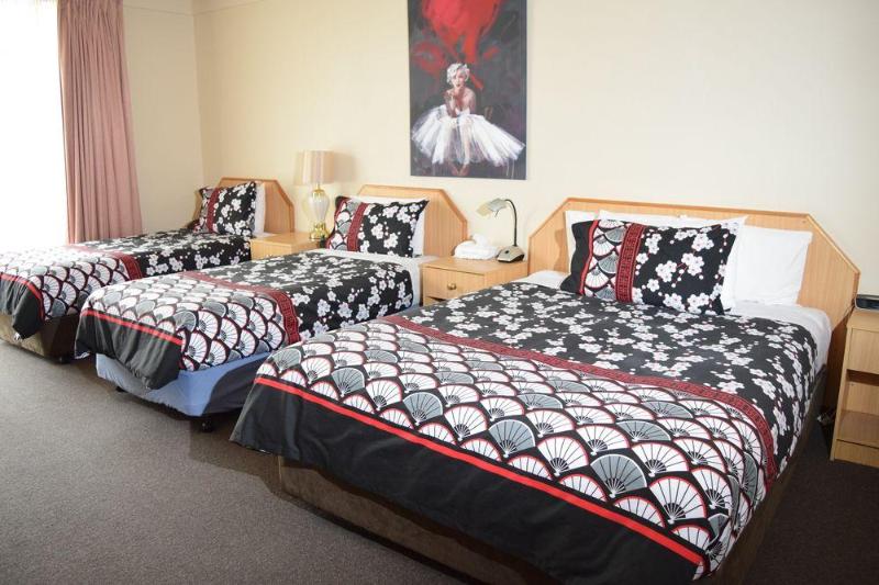 فندق Golden Age Motor Inn