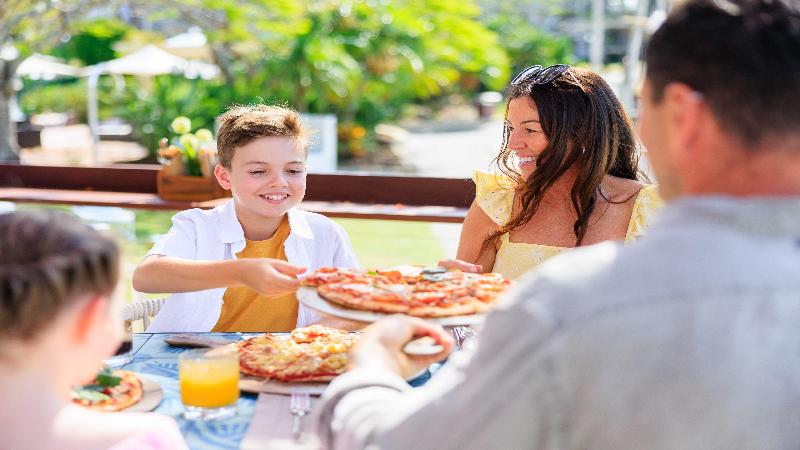 هتل Intercontinental Sanctuary Cove Resort, An Ihg