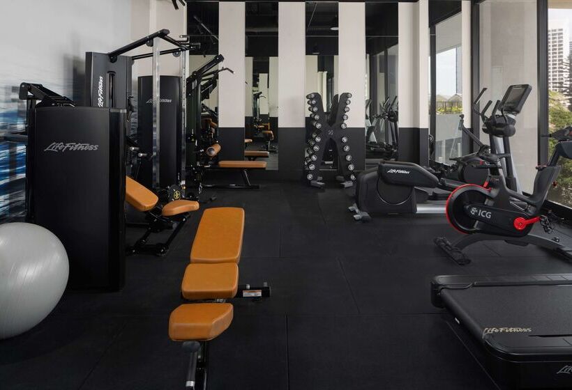 هتل Qt Gold Coast