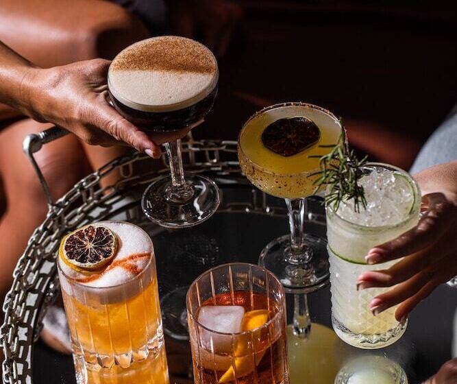 هتل Qt Gold Coast