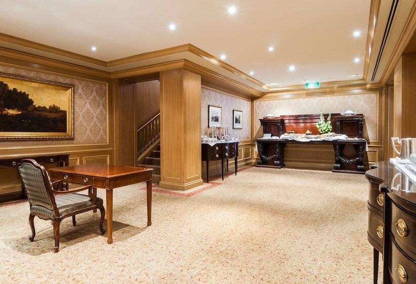 هتل Sir Stamford Circular Quay