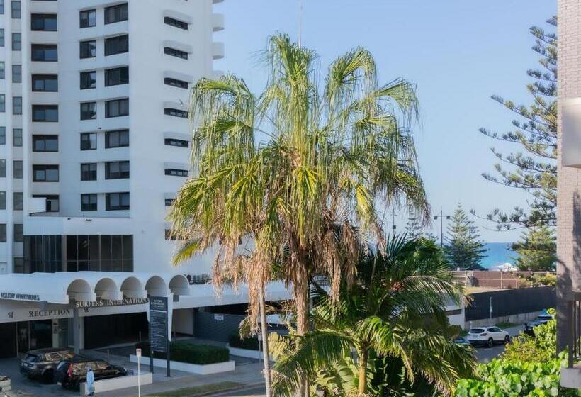 هتل Trickett Gardens Holiday Inn