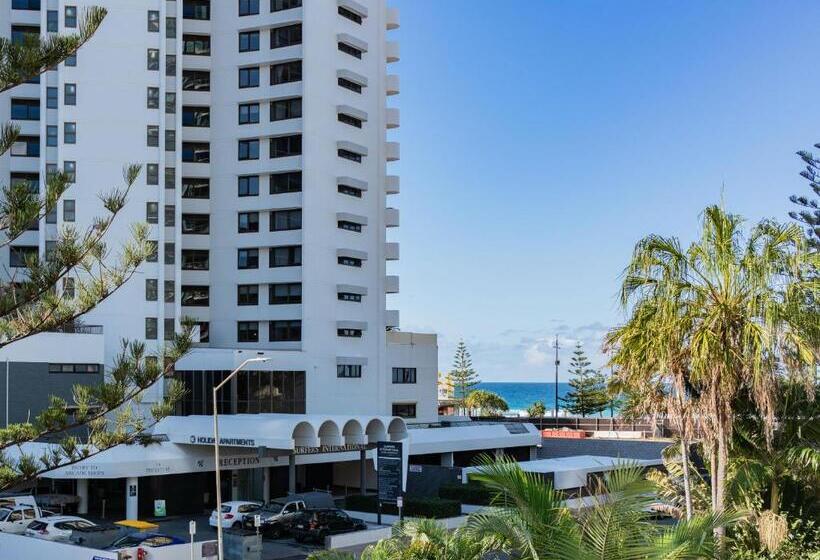 هتل Trickett Gardens Holiday Inn