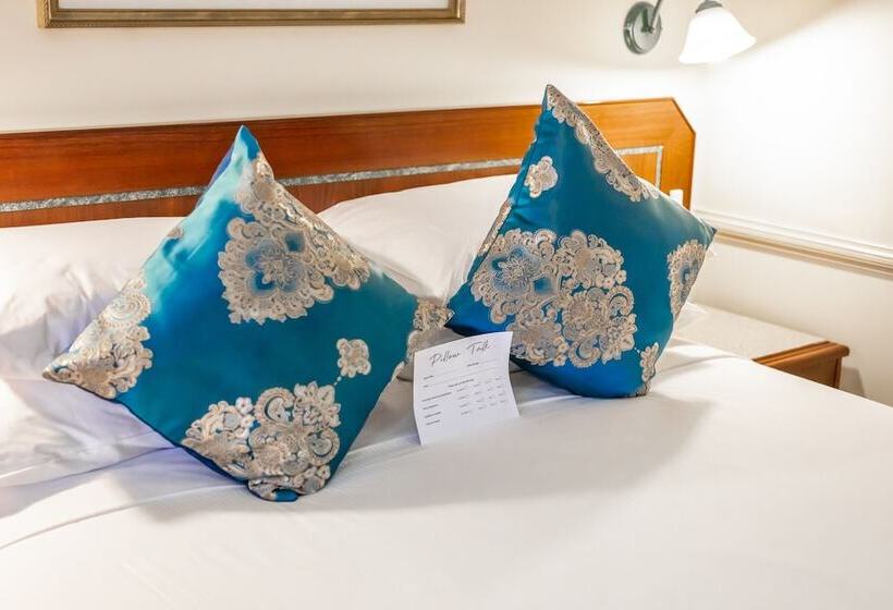 فندق Twin Towers Inn