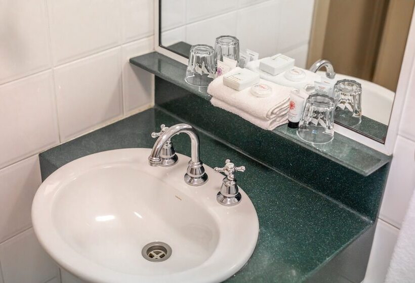 فندق Twin Towers Inn