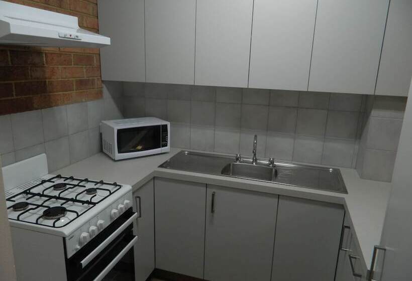 Werribee Motel And Apartments