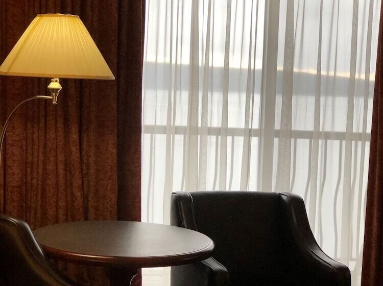 בית מלון כפרי Anchor Inn And Suites