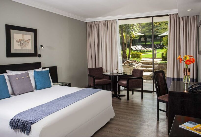 ホテル Avani Maseru