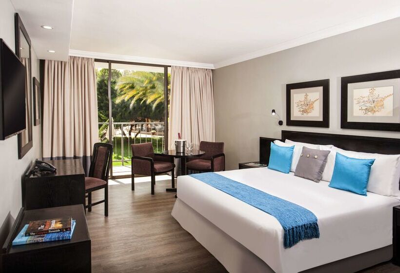 ホテル Avani Maseru