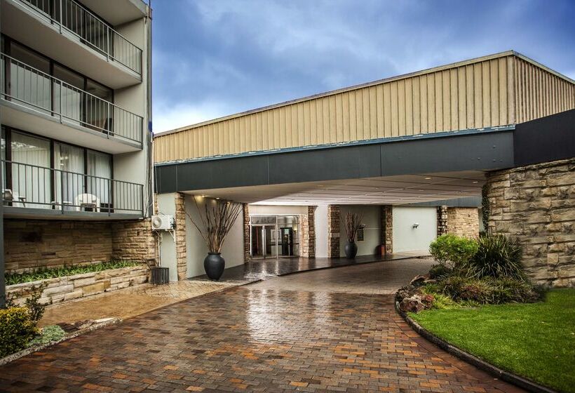 ホテル Avani Maseru