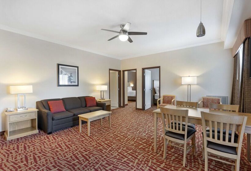Отель Best Western Plus Cobourg Inn & Convention Centre