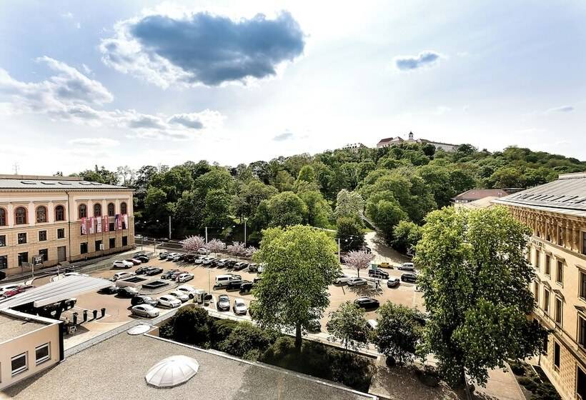 هتل International Brno
