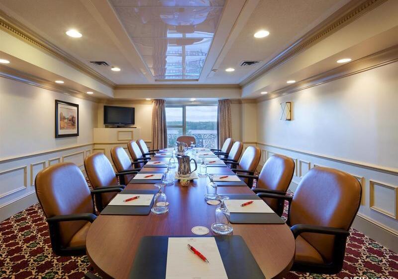 هتل Crowne Plaza Fredericton Lord Beaverbrook, An Ihg