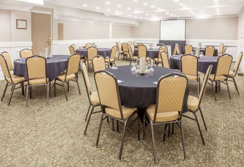 هتل Baymont By Wyndham Red Deer