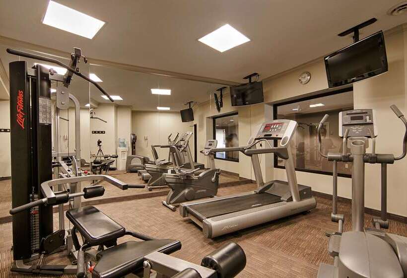 هتل Best Western Plus Guildwood Inn