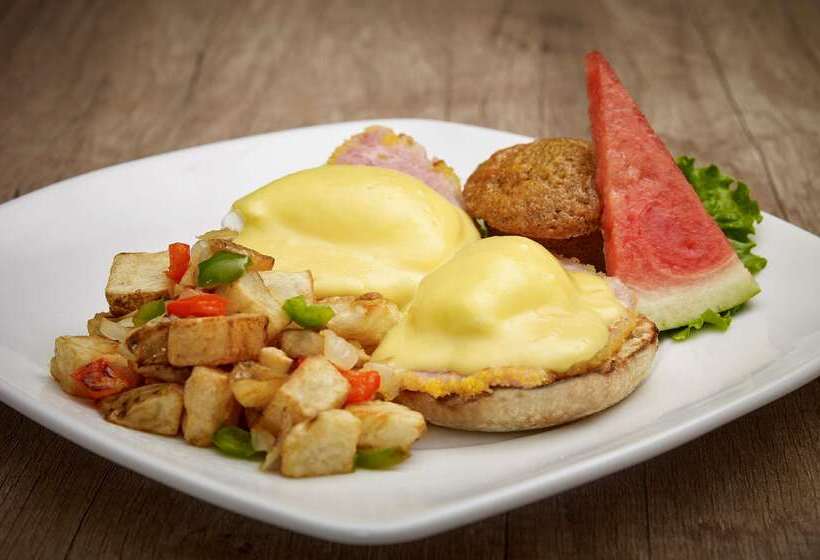 هتل Best Western Plus Guildwood Inn