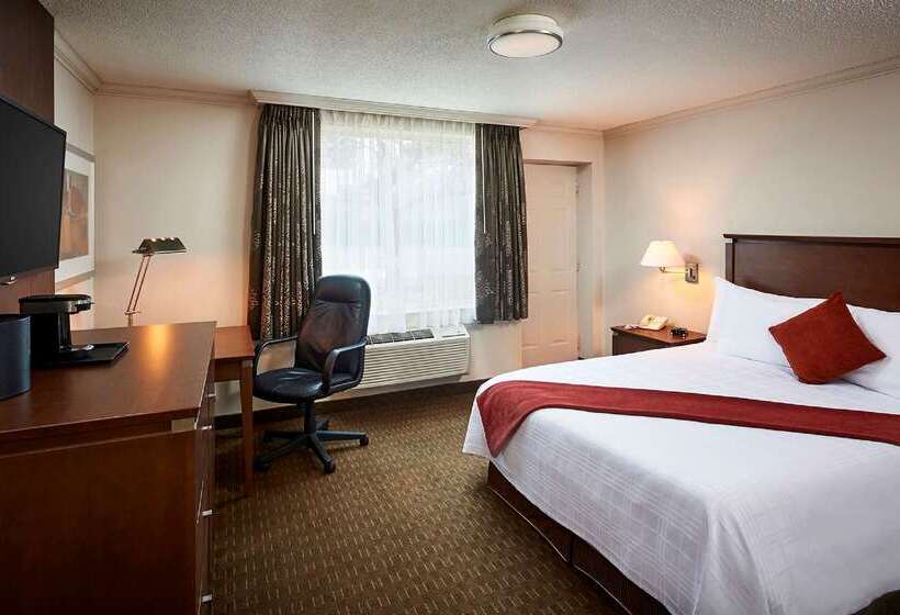 هتل Best Western Plus Guildwood Inn