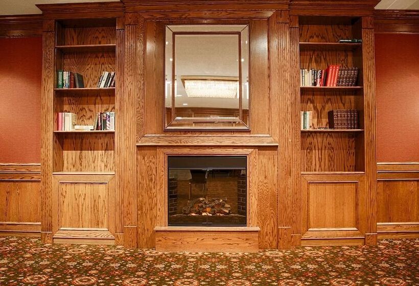 هتل Best Western Plus Guildwood Inn