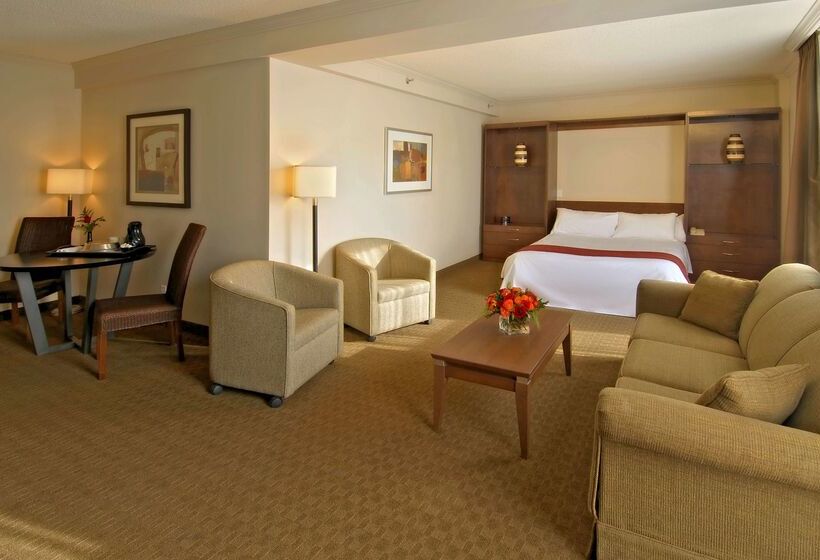 هتل Best Western Plus Lamplighter Inn & Conference Centre