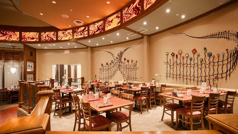 هتل Best Western Plus Lamplighter Inn & Conference Centre