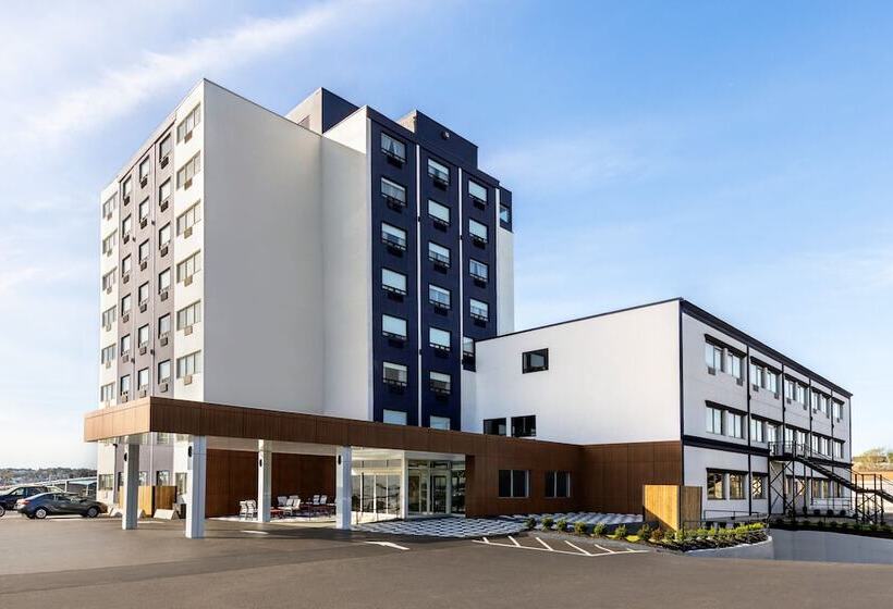 هتل Crowne Plaza Saint John Harbour View, An Ihg