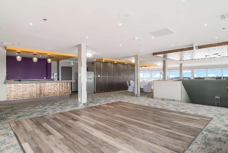 هتل Crowne Plaza Saint John Harbour View, An Ihg