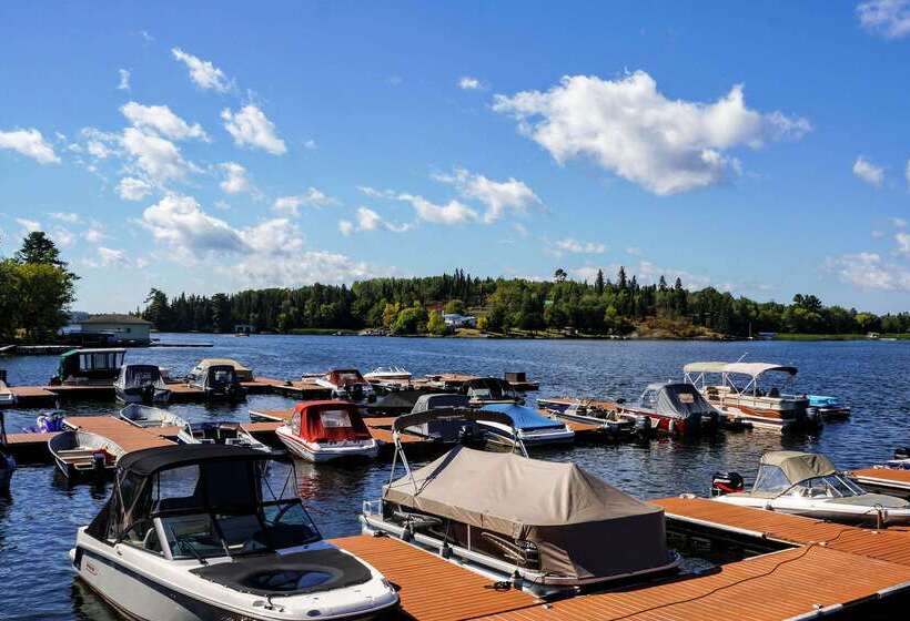 هتل Clarion Lakeside Inn & Conference Centre