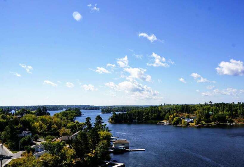 هتل Clarion Lakeside Inn & Conference Centre