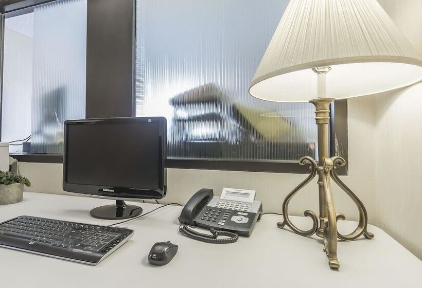 בית מלון כפרי Comfort Inn