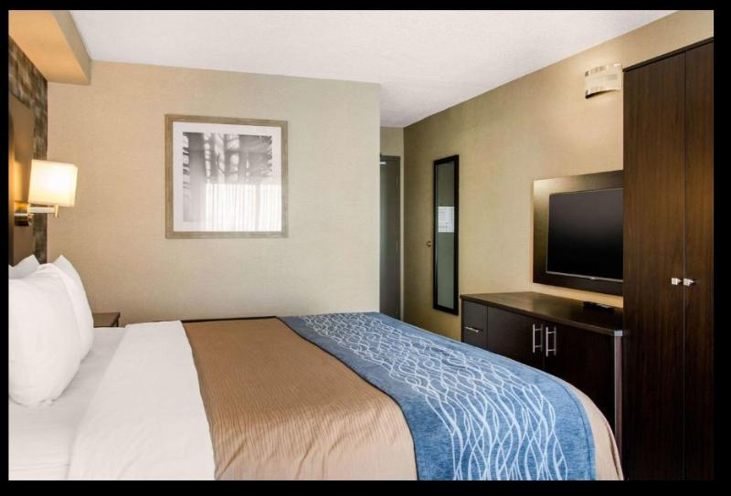 هتل Comfort Inn Montreal Aeroport