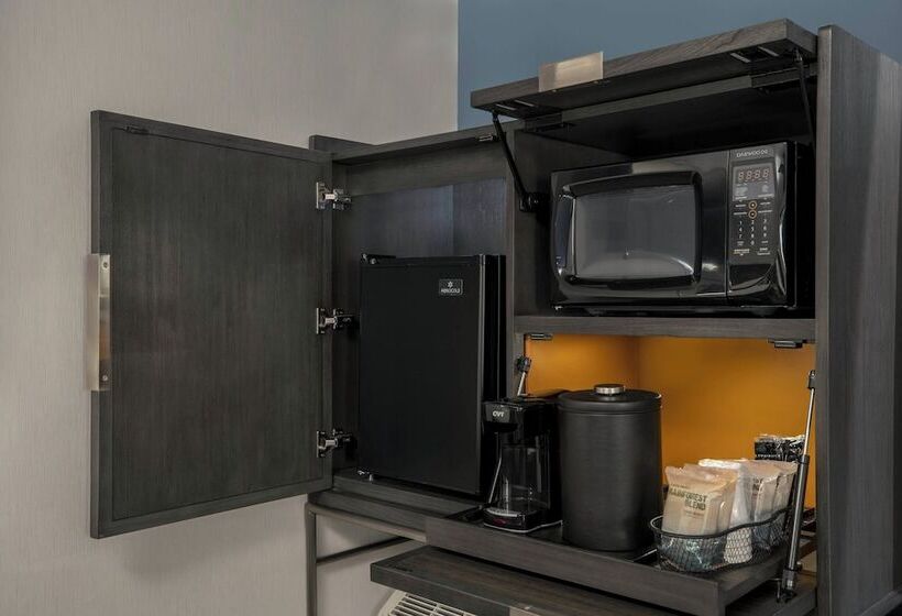 هتل Courtyard By Marriott Regina Downtown