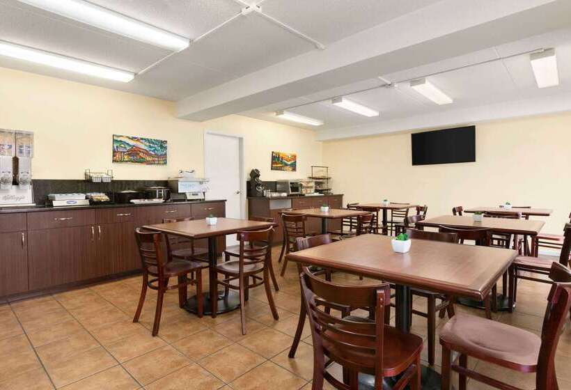 فندق Days Inn By Wyndham Miramichi Nb