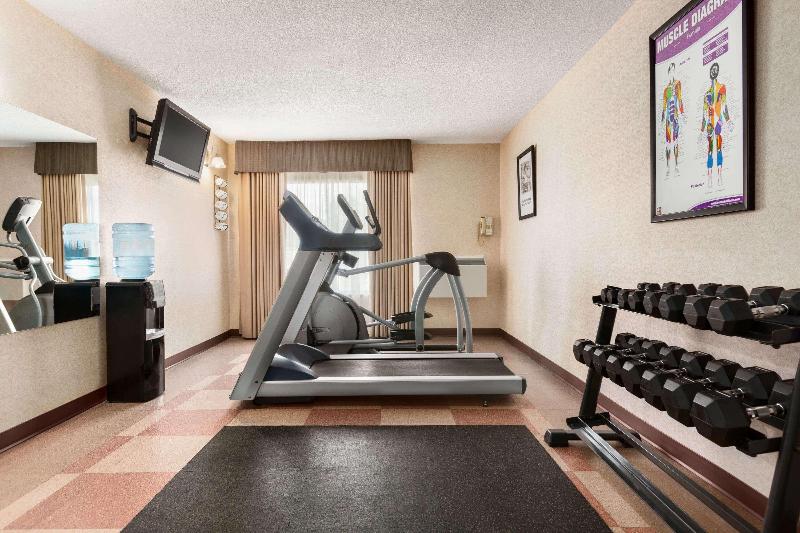 فندق Days Inn By Wyndham Miramichi Nb